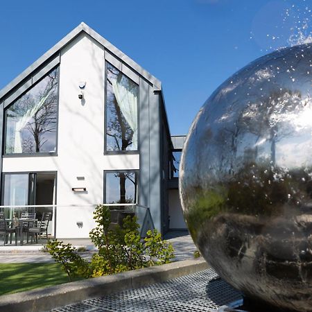 Dafarn Newydd Lodge Llangefni Exterior photo