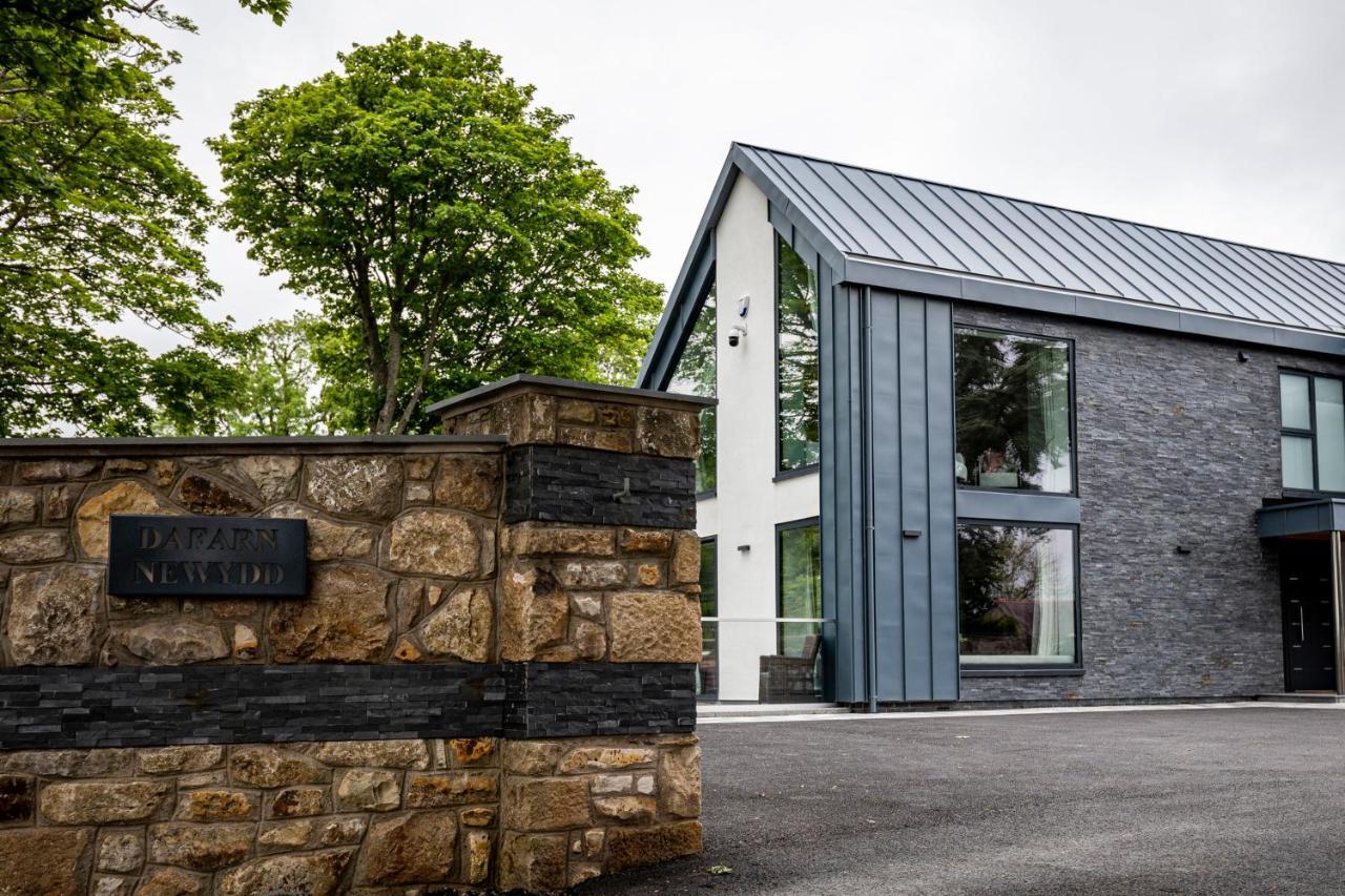 Dafarn Newydd Lodge Llangefni Exterior photo