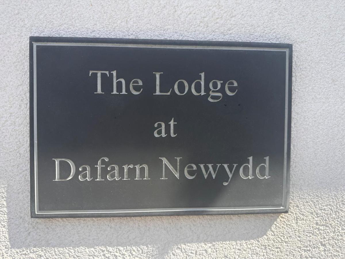 Dafarn Newydd Lodge Llangefni Exterior photo
